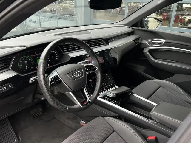 Audi e-tron