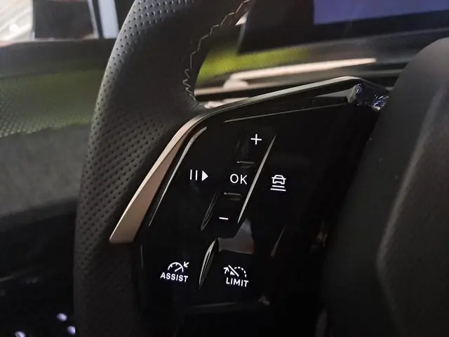 Peugeot e-3008