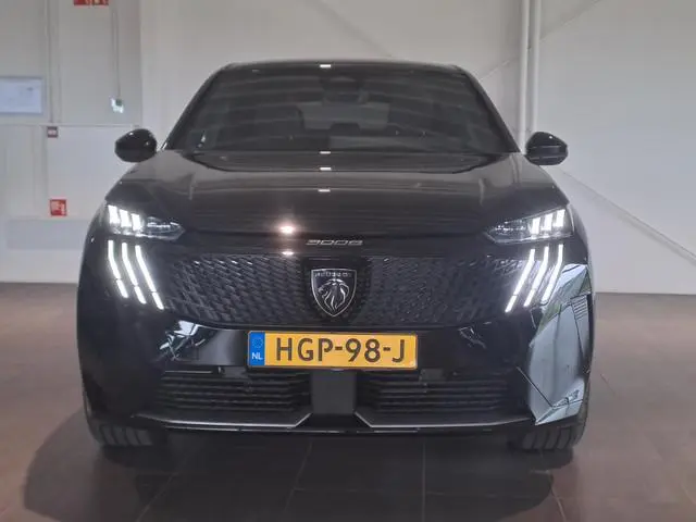 Peugeot e-3008
