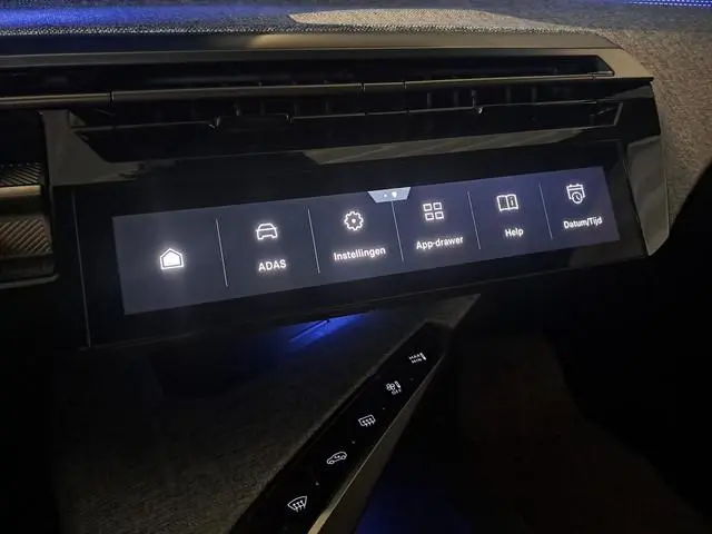 Peugeot e-3008