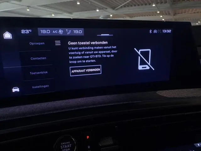 Peugeot e-3008