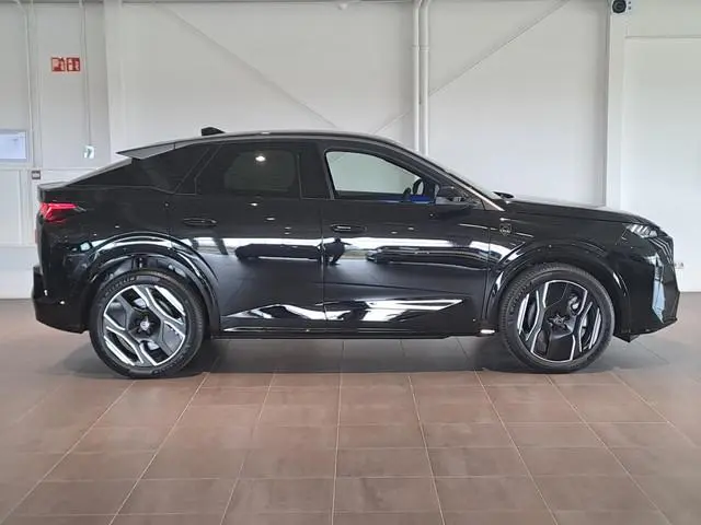 Peugeot e-3008