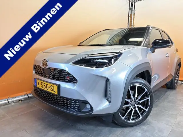 Toyota Yaris Cross 1.5 GR Sport navi | stoel en stuurverw | dealer ond | fabr gar 8/33 | trekhaak |...