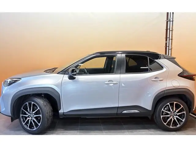 Toyota Yaris Cross 1.5 GR Sport navi | stoel en stuurverw | dealer ond | fabr gar 8/33 | trekhaak |...
