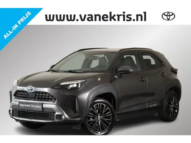 Toyota Yaris Cross 1.5 Hybrid Adventure AWD, Treeplanken