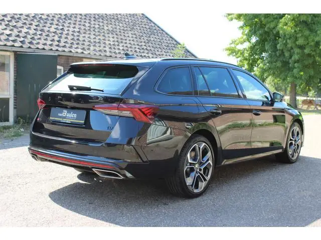 ŠKODA Octavia Combi 1.4 TSI RS iV PHEV SOh 93% LEER PANO LED TH 134000KM!!!