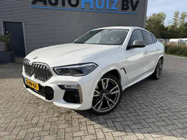 BMW X6 M50d 400 PK xDrive High Executive M Sport Trekhaak Laser licht Panoramadak Sky Lounge Achtera...