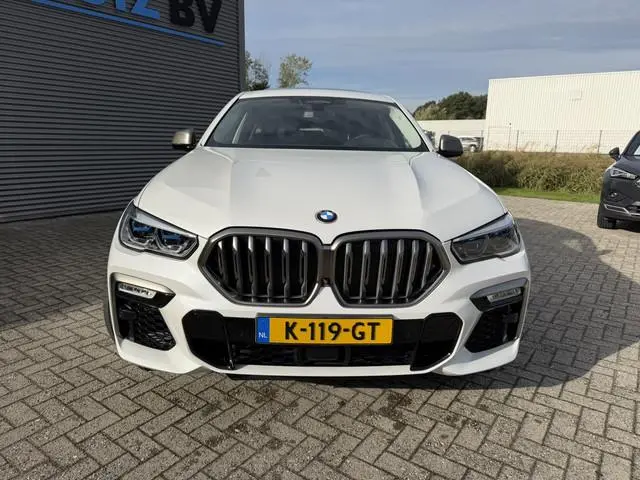 BMW X6 M50d 400 PK xDrive High Executive M Sport Trekhaak Laser licht Panoramadak Sky Lounge Achtera...