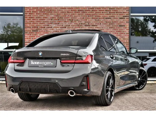 BMW 3-serie 320i M-Sport LCI-2 Pano ACC 360 HUD 19inch El-klep