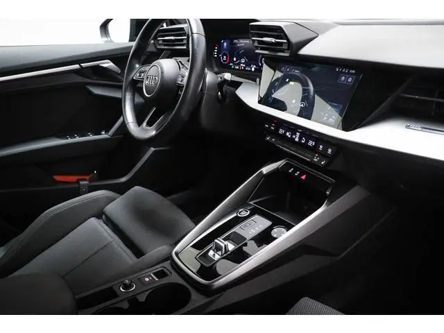 Audi A3 Sportback 30 TFSI Advanced edition | VIRTUAL COCKPIT | STOELVERWARMING | SPORTSTOELEN | DAB...