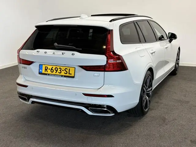Volvo V60 2.0 T6 Recharge AWD R-Design Trekhaak 2000kg/ Adapt.Cruise/ Stuur &Stoel verw./ Camera/ Su...
