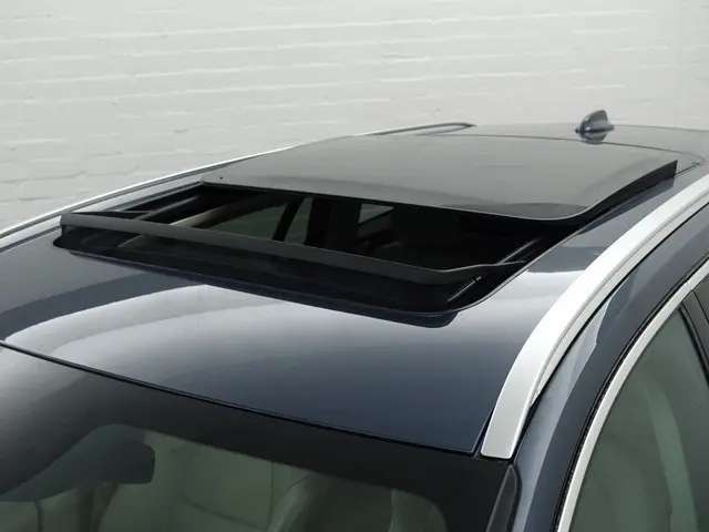 Volvo V60 2.0 T8 Twin Engine AWD Inscription- Design Leder, Panoramadak, Head Up, Memory, Blis, Xeno...