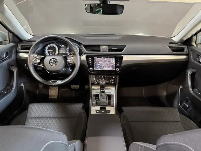 ŠKODA Superb Combi 1.4 TSI iV Business Edition Plus | Panoramadak | Crystal Light | Apple Carplay