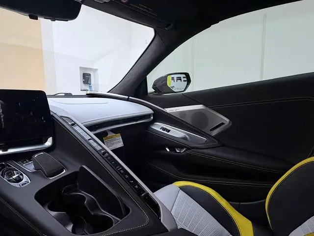 Corvette C8