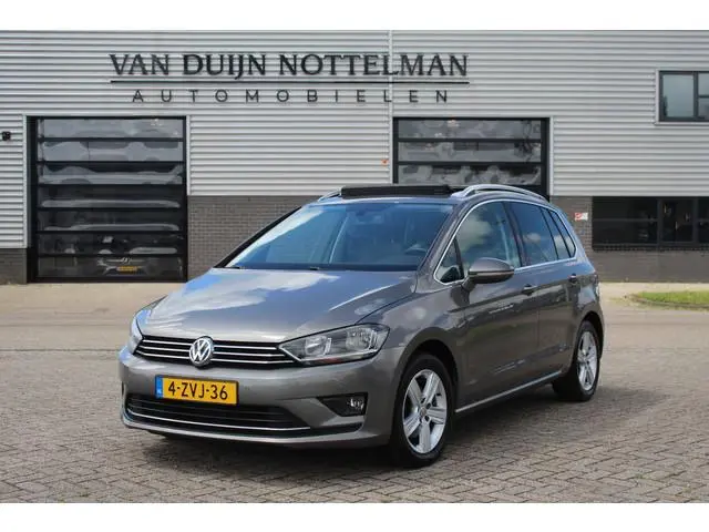 Volkswagen Golf Sportsvan 1.6 TDI Highline / Panoramadak / Automaat / Navigatie / N.A.P.