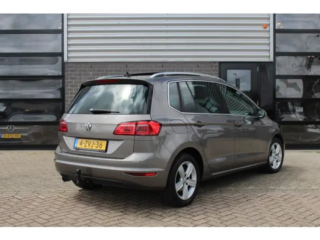 Volkswagen Golf Sportsvan 1.6 TDI Highline / Panoramadak / Automaat / Navigatie / N.A.P.