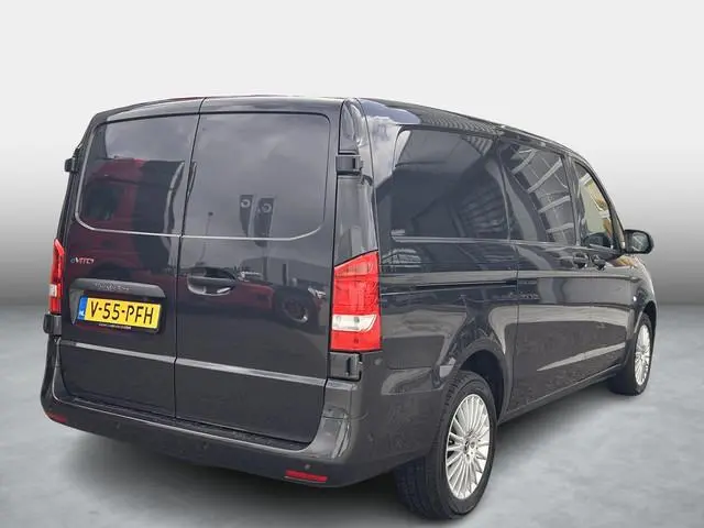 Mercedes-Benz eVito eVito Lang 66 kWh | Achteruitrijcamera | Stoelverwarming | Leder | Cruise Contro...