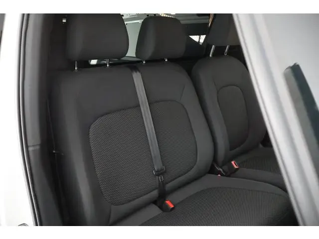 Volkswagen ID. Buzz Cargo 77 kWh 204pk SOH 98% Trekhaak 3Pers. ACC Navigatie