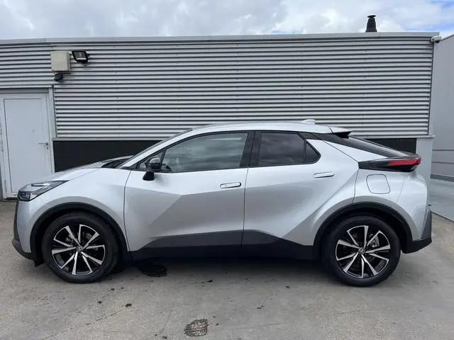 Toyota C-HR 1.8 Hybrid 140 Dynamic Dodehoek detectie, achteruitrij camera, adaptieve cruise control,...