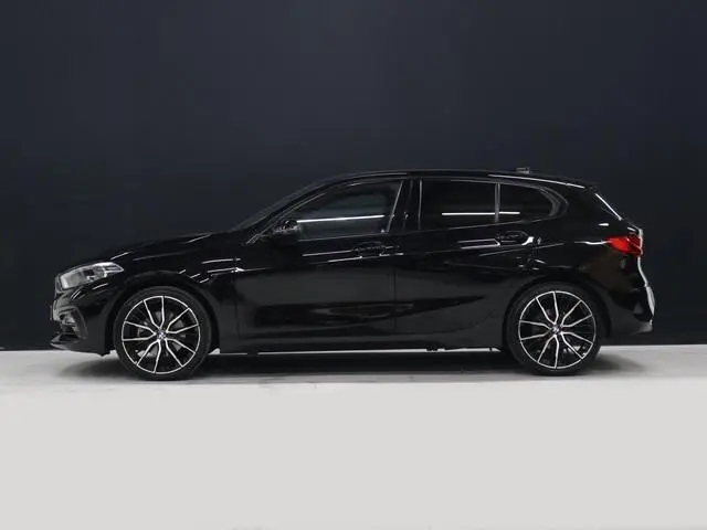 BMW 1-serie 118i Executive Edition [ADAPTIVE CRUISE, SPORT LINE, APPLE CARPLAY, ANDROID, STOELVERWAR...