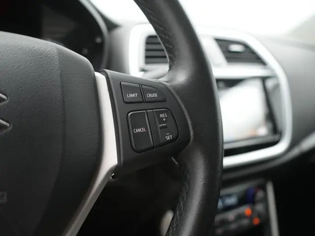 Suzuki S-Cross