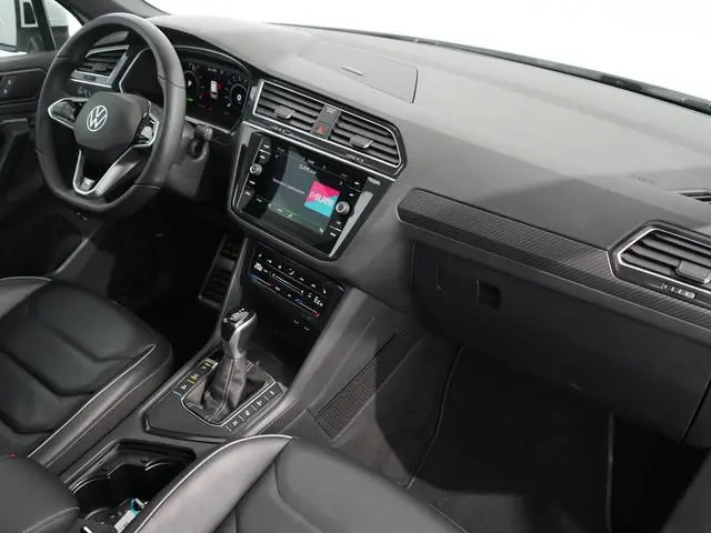 Volkswagen Tiguan 1.4 TSI eHybrid R-Line Business+ | 2x R line | Leer | Pano | 360 Camera | 245PK |