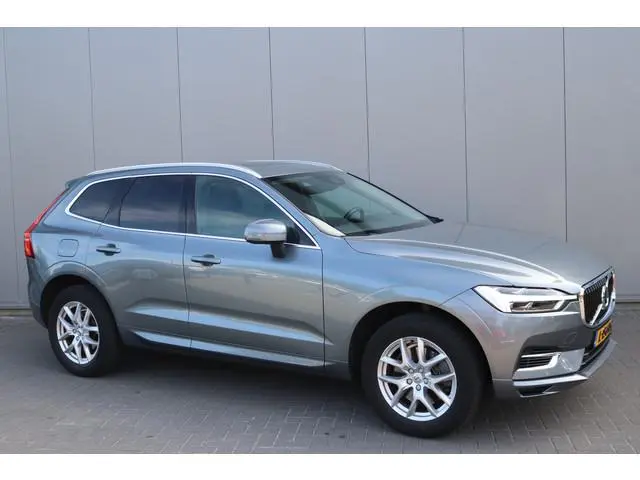 Volvo XC60 2.0 T8 Twin Engine AWD Momentum Pro Open-dak/Trekhaak/Camera/Leder/Carplay-android