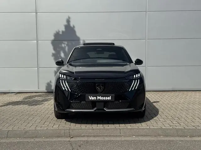 Peugeot e-3008