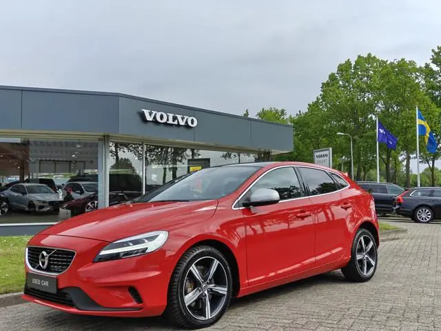 Volvo V40 T3 152PK Automaat Polar+ Sport | R-Design | Panoramadak | Cruise control | Stoelverwarming...