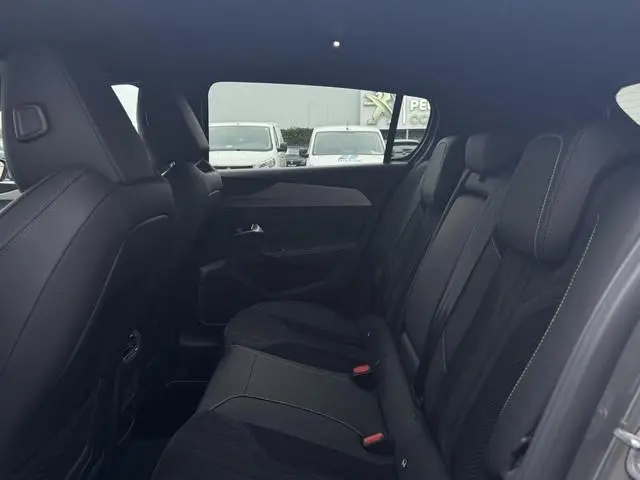 Peugeot e-308