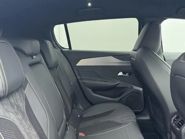 Peugeot e-308
