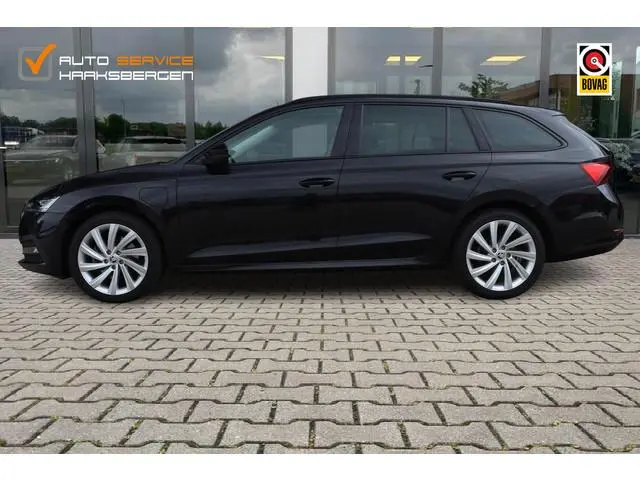 ŠKODA Octavia Combi 1.4 TSI iV PHEV Business Edition | ACC | 18 Inch | LED |