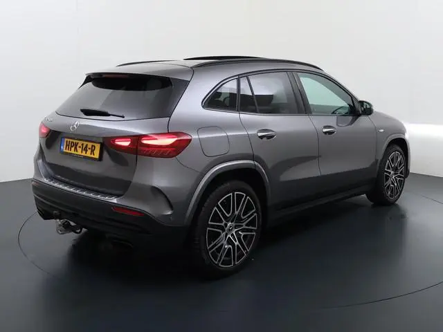 Mercedes-Benz GLA-klasse 250 e AMG line | Pano Trekhaak HUD Memory Multibeam Sound