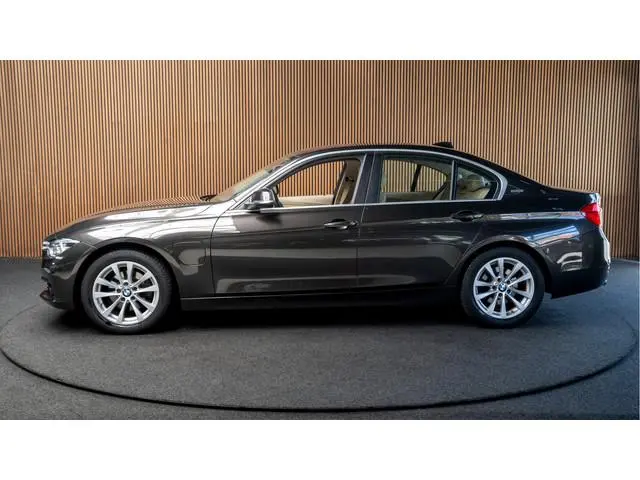 BMW 3-serie 330e Executive Leder Navigatie Sportstoelen Stoelverwarming
