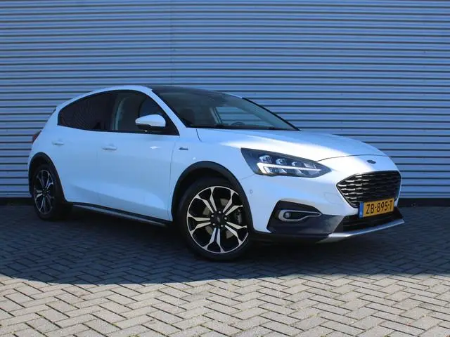 Ford Focus 1.0 EcoBoost Active Business | Trekhaak | Panoramadak | Stuur-/stoel-/voorruitverwarming...