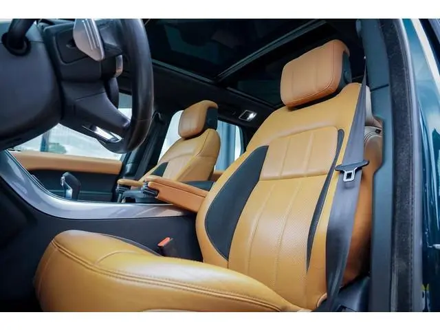 Land Rover Range Rover Sport 2.0 P400e HSE Dynamic / SVO British Racing Green / Pano / Drive Pro / T...