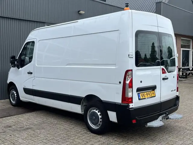 Opel Movano 2.3 CDTI L2H2 126pk Bpm vrij Airco Cruise controle Trekhaak 2500 kg Camera Parkeerhulp a...