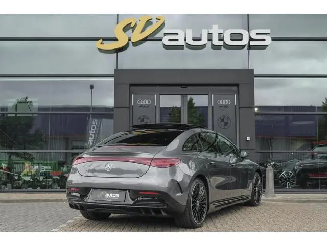 Mercedes-Benz EQE 350+ AMG 292pk 91 kWh Panoramadak Burmester Luchtvering Head-up Carplay BOMVOL!