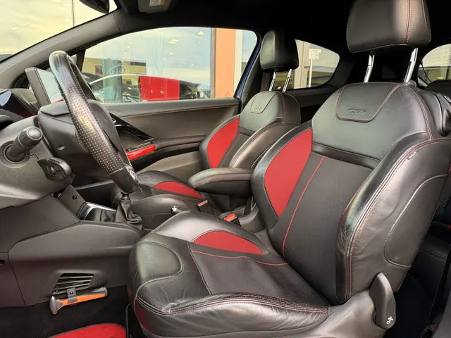 Peugeot 208 1.6 THP GTi | Klimaat | Leder | Sport Uitlaat | Pioneer DAB | Achteruitrijcamera |