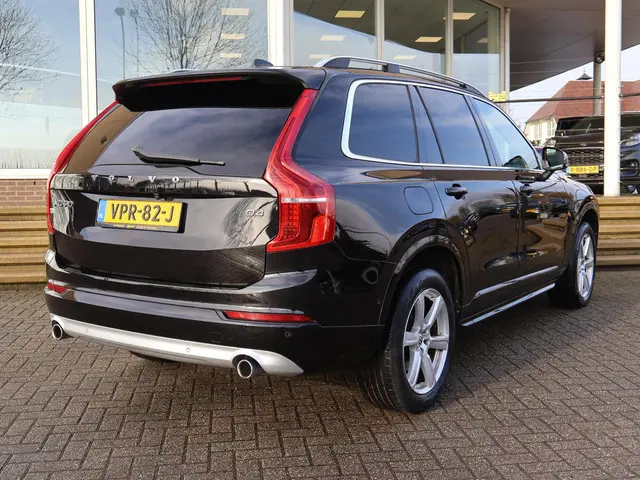 Volvo XC90 2.0 T5 AWD 254 PK AUT. BENZINE GRIJS KENTEKEN VAN + WEGKL. TREKHAAK | ADAPTIVE CRUISE | L...