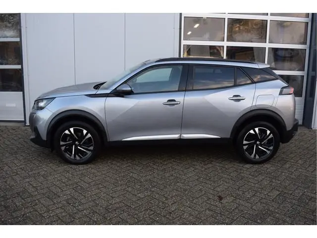 Peugeot 2008 1.2 130PK Allure | NL-Auto | Keyless-Entry | Navi | Automaat