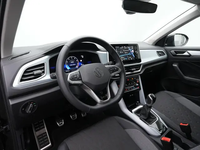 Volkswagen T-Roc 1.0 TSI 115 pk Life Goal Edition | Adaptive Cruise | Stoelverwarming | Navigatie |...