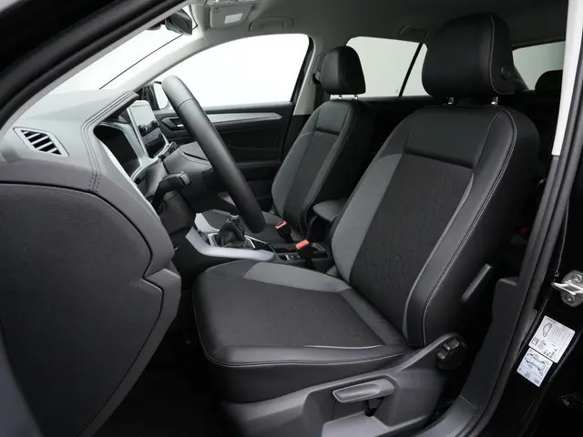 Volkswagen T-Roc 1.0 TSI 115 pk Life Goal Edition | Adaptive Cruise | Stoelverwarming | Navigatie |...