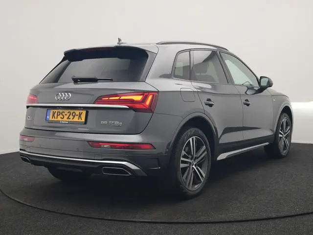 Audi Q5 55 TFSI e S Line PHEV 367pk Dealer O.H. | Trekhaak Af Fabriek | 360 Camera | Alcantara Sport...