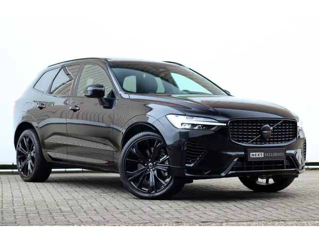 Volvo XC60 2.0 T6 Plug-in hybrid AWD Plus Black Edition R-Design | Nieuw | Pano | Head-up | ACC |
