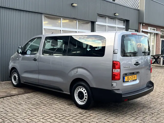 Citroën Jumpy 1.5 BlueHDi XL Marge BTW en BPM vrij!! Airco Cruise controle Trekhaak 2500kg Navigatiesysteem Personenvervoer 8-Persoons Parkeerhulp achter Apple carplay 1e eigenaar Euro 6 Bpm en Btw vrij voor particulier