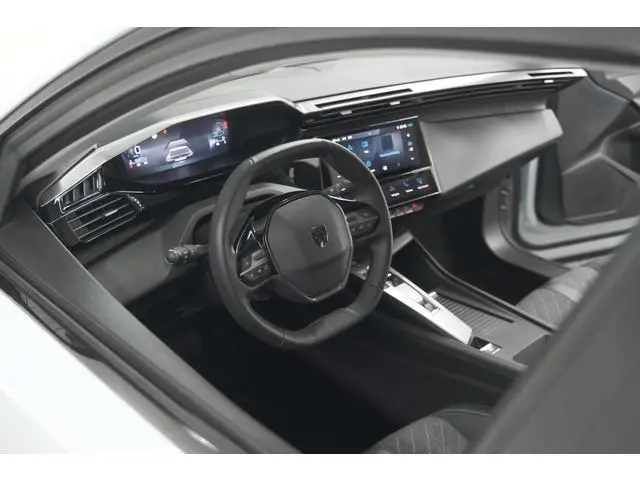 Peugeot 408 Hybrid 136 e-DCS6 Allure | 360 Camera | Adaptieve Cruise Control | Navigatie
