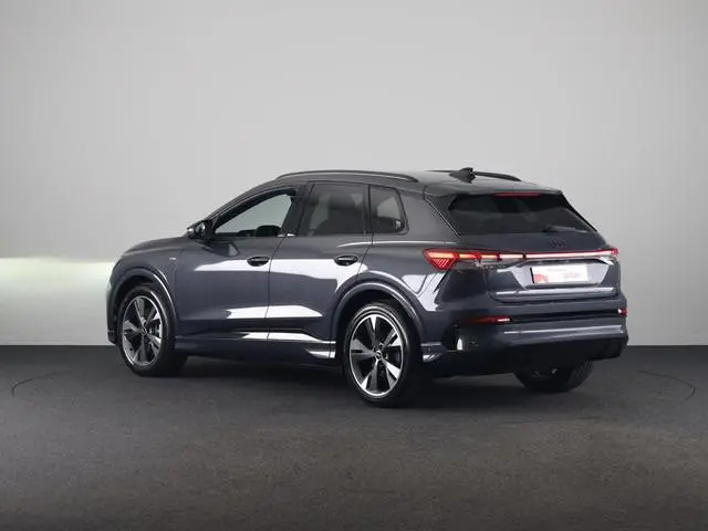Audi Q4 e-tron S edition 82 kWh 286 pk | Techniekpakket plus | Winterpakket | Trekhaak | Optiekpakke...