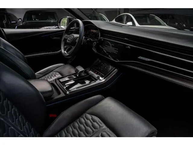 Audi RSQ8