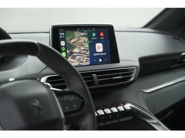 Peugeot 5008 PureTech 130 EAT8 GT-Line | Trekhaak | Panoramadak | Dodehoekdetectie | Elektrische Kof...